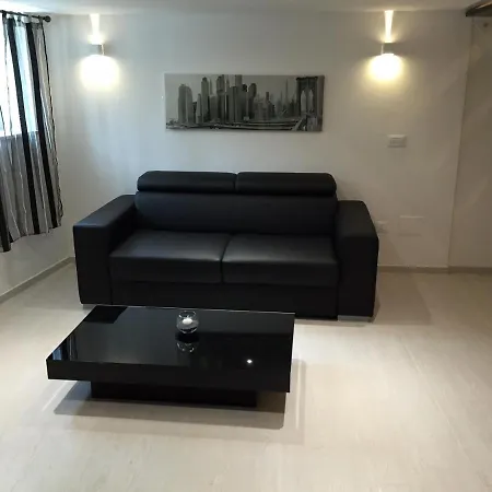 Open Space Apartment *